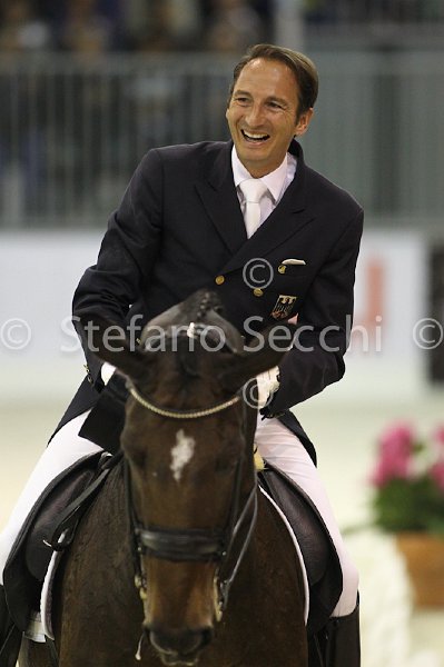 LAUGKS_MEGGLE\'S WELTTALL_MILANO_2011_SS3_9956.jpg